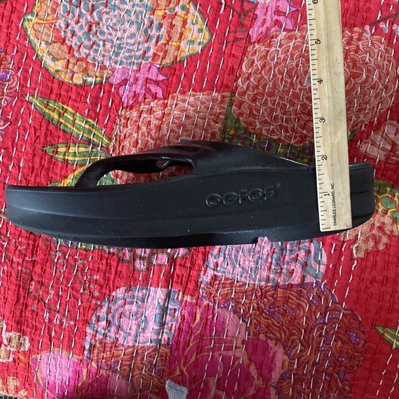 Oofos Oomega woman's size 9 - Picture 7 of 7